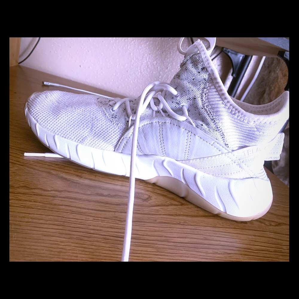 Adidas tubular rise white